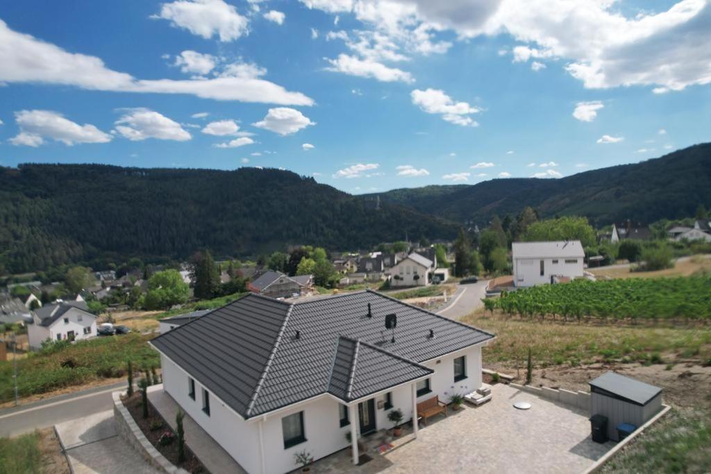 Neu - Premium-Ferienhaus Mosel-Sonne Traben-Trarbach Exterior photo